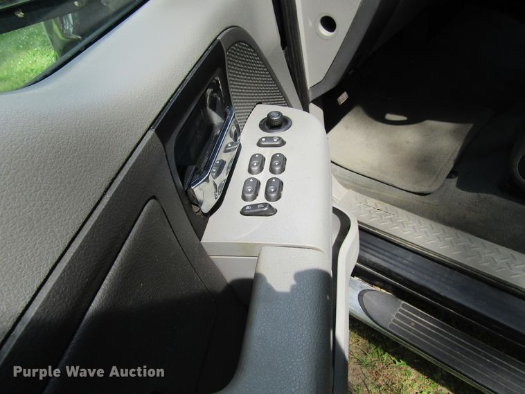 image for item GQ9041 2005 Ford F150 XLT  SuperCab pickup truck