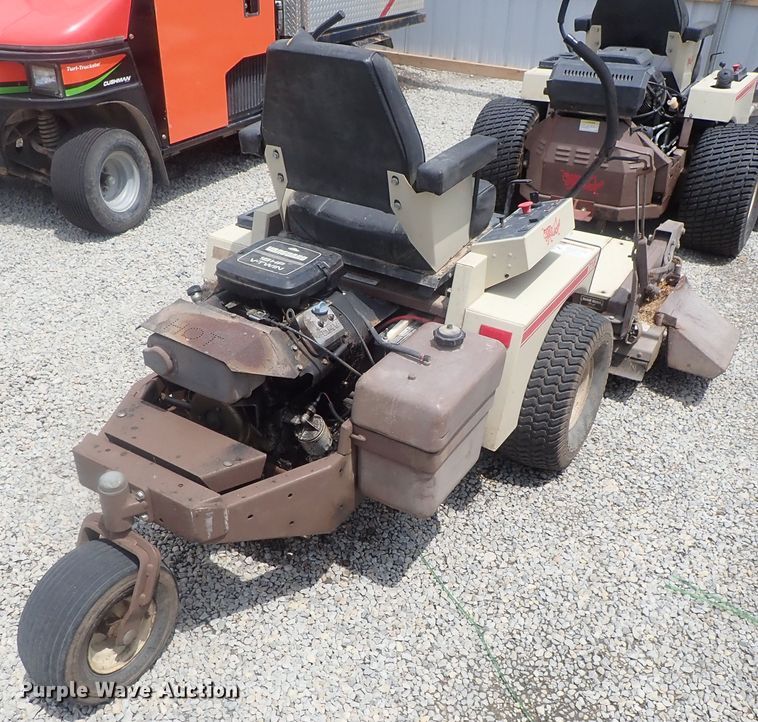 image for item GS9271 Grasshopper 718 ZTR lawn mower