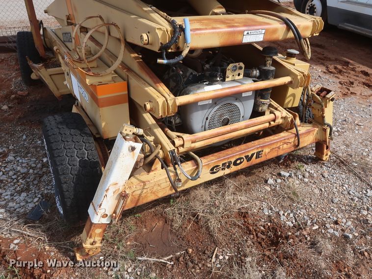 image for item GS9794 Grove SM42RT  scissor lift