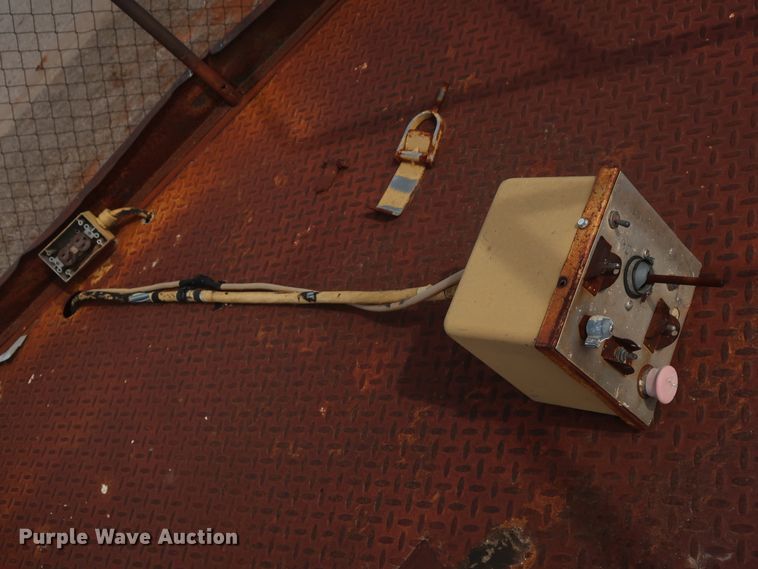 image for item GS9794 Grove SM42RT  scissor lift