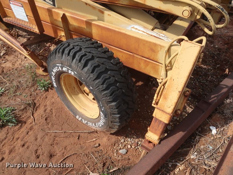 image for item GS9794 Grove SM42RT  scissor lift