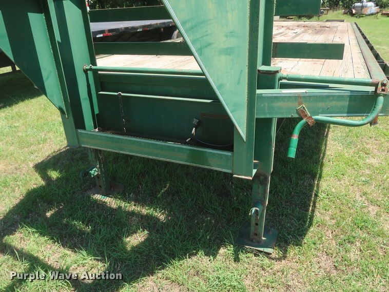 image for item GS9997 2001 Elite equipment trailer