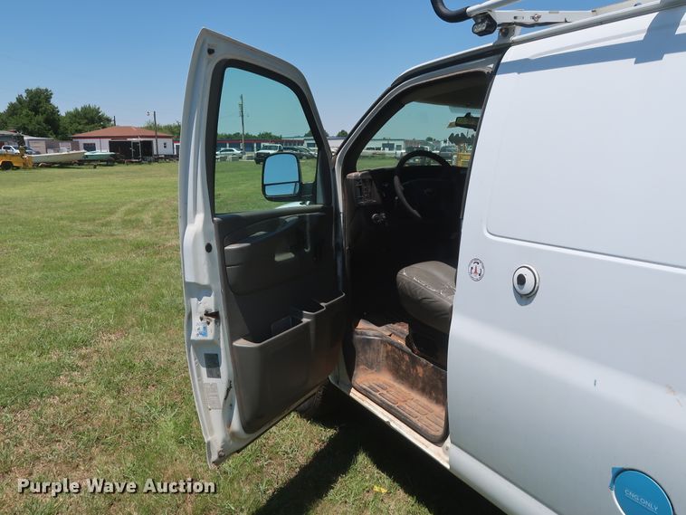 image for item GS9998 2012 Chevrolet Express 2500  van