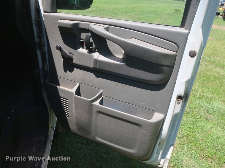 image for item GS9998 2012 Chevrolet Express 2500  van