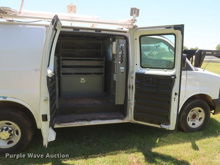 image for item GS9998 2012 Chevrolet Express 2500  van