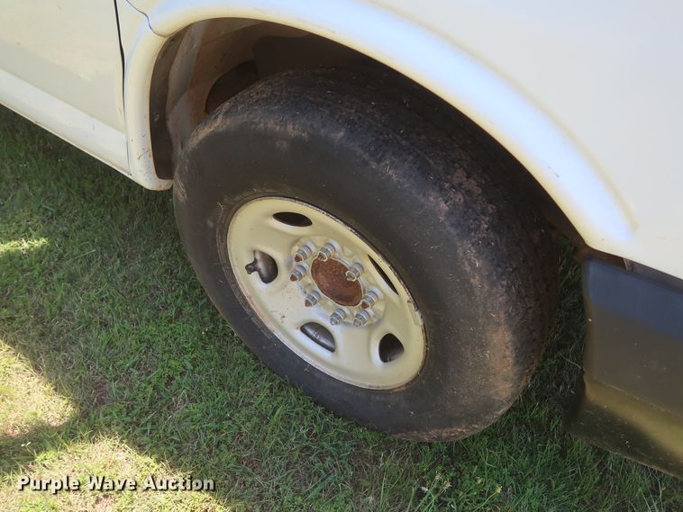 image for item GS9998 2012 Chevrolet Express 2500  van