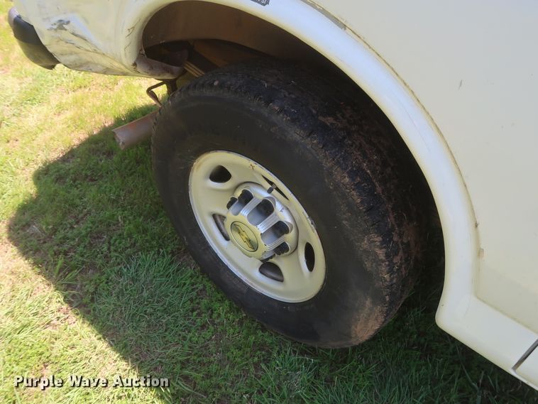 image for item GS9998 2012 Chevrolet Express 2500  van