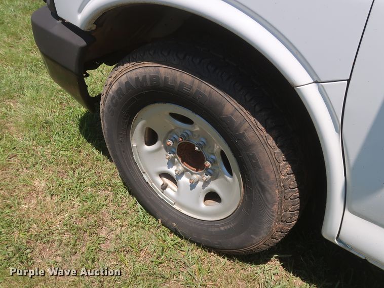 image for item GS9998 2012 Chevrolet Express 2500  van