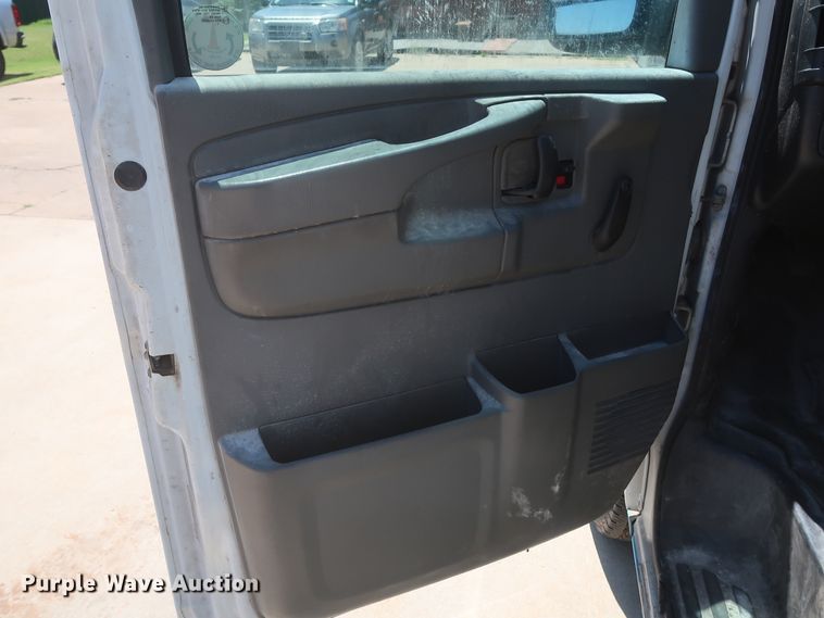 image for item GS9999 2012 Chevrolet Express 2500  van