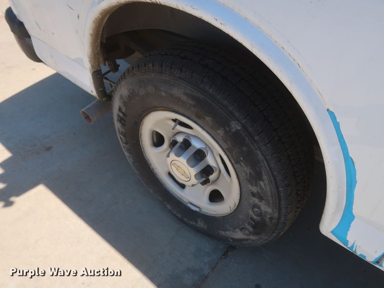 image for item GS9999 2012 Chevrolet Express 2500  van