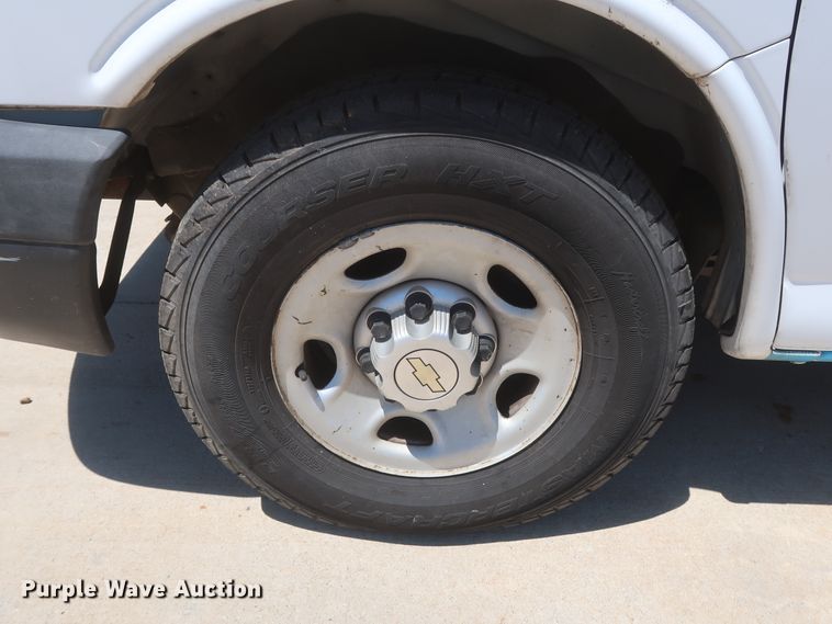 image for item GS9999 2012 Chevrolet Express 2500  van