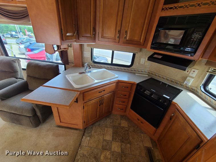 image for item GT9168 2008 Cypress Newmar  camper