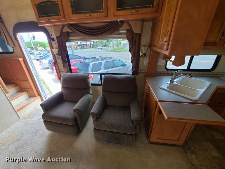 image for item GT9168 2008 Cypress Newmar  camper