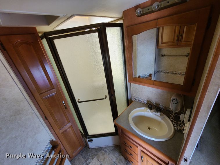 image for item GT9168 2008 Cypress Newmar  camper