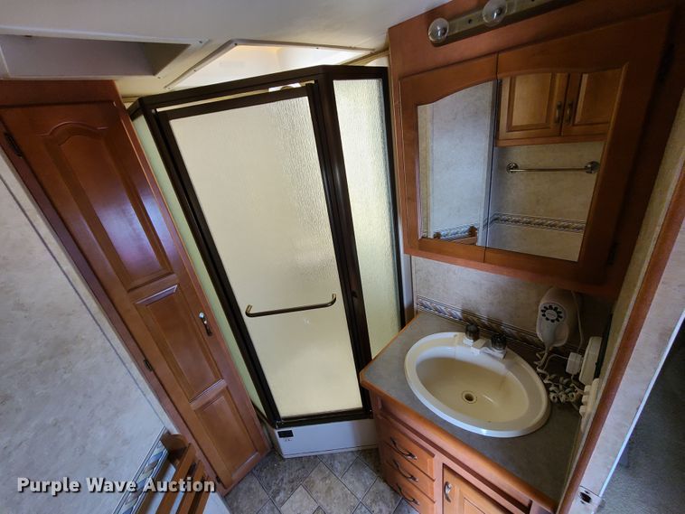 image for item GT9168 2008 Cypress Newmar  camper