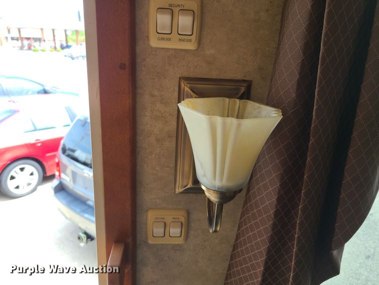 image for item GT9168 2008 Cypress Newmar  camper