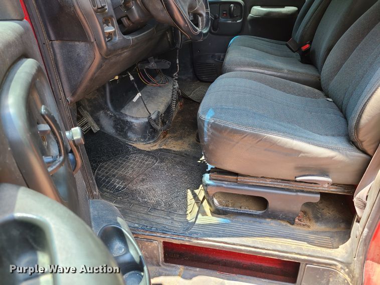 image for item GT9192 2003 Chevrolet C4500  dump truck