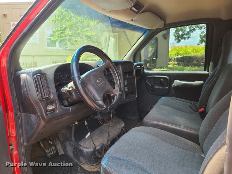 image for item GT9192 2003 Chevrolet C4500  dump truck