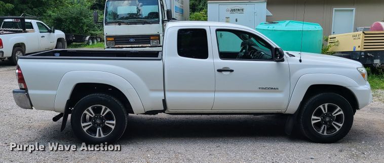 image for item GT9193 2012 Toyota Tacoma  Access Cab pickup truck