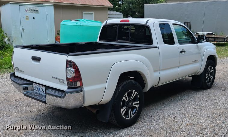 image for item GT9193 2012 Toyota Tacoma  Access Cab pickup truck