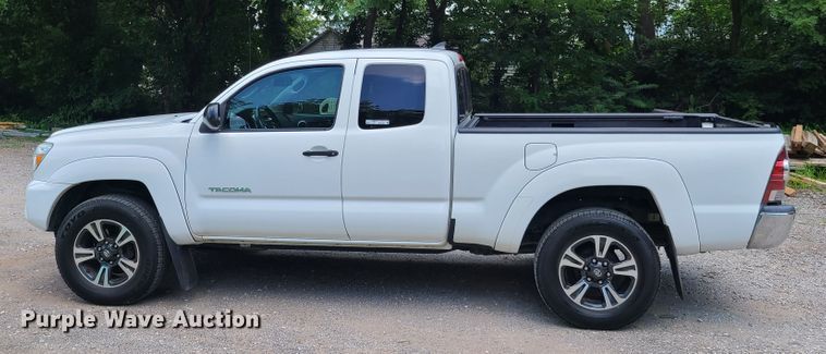 image for item GT9193 2012 Toyota Tacoma  Access Cab pickup truck