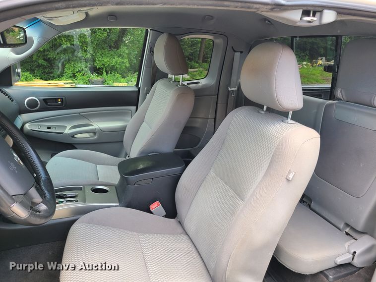 image for item GT9193 2012 Toyota Tacoma  Access Cab pickup truck