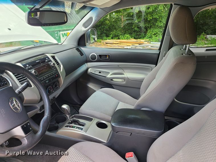 image for item GT9193 2012 Toyota Tacoma  Access Cab pickup truck