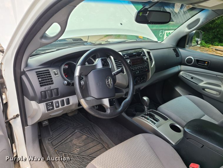 image for item GT9193 2012 Toyota Tacoma  Access Cab pickup truck