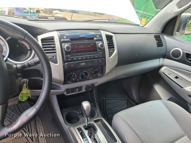 image for item GT9193 2012 Toyota Tacoma  Access Cab pickup truck