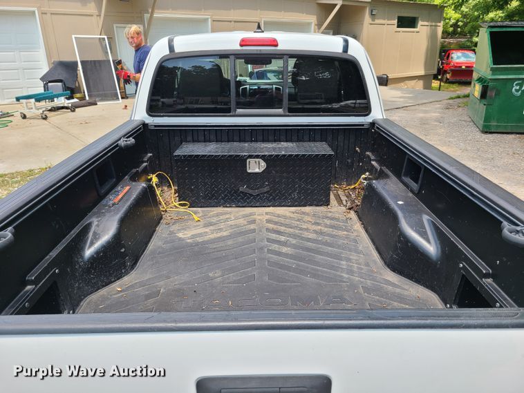 image for item GT9193 2012 Toyota Tacoma  Access Cab pickup truck