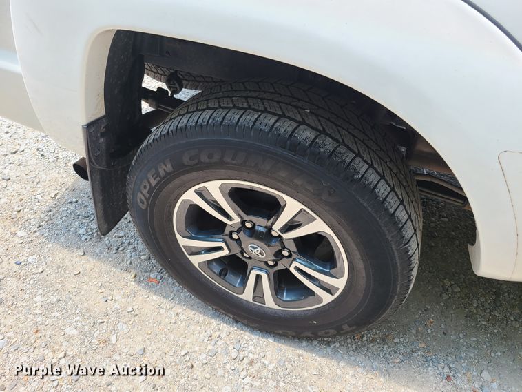 image for item GT9193 2012 Toyota Tacoma  Access Cab pickup truck