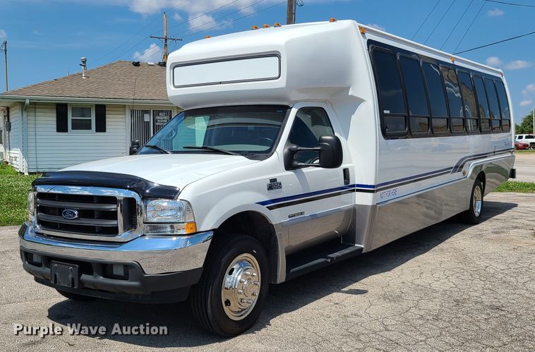 image for item GT9197 1999 Ford F550  shuttle bus