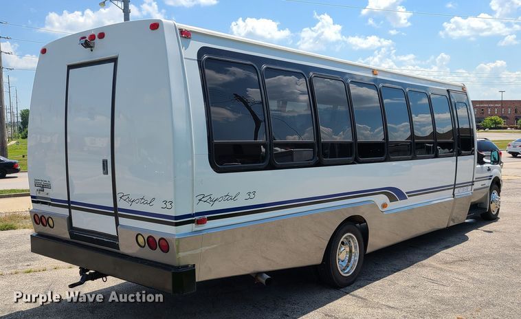 image for item GT9197 1999 Ford F550  shuttle bus