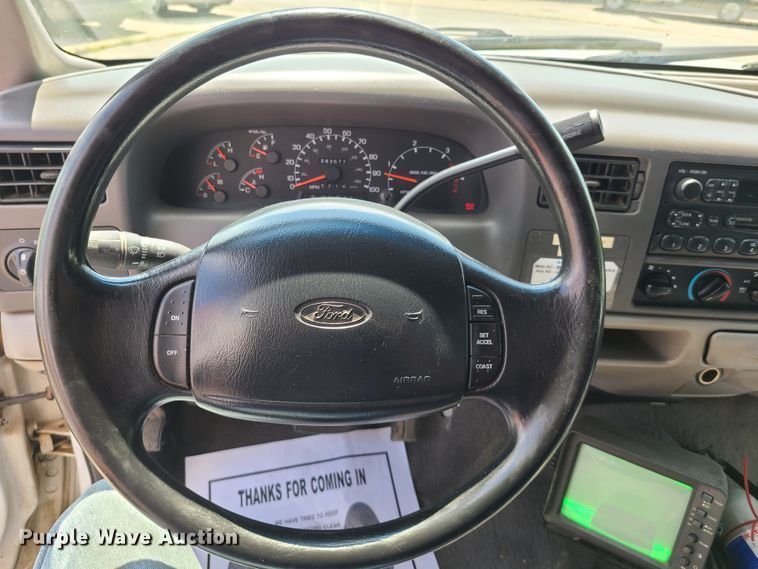 image for item GT9197 1999 Ford F550  shuttle bus