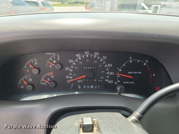 image for item GT9197 1999 Ford F550  shuttle bus