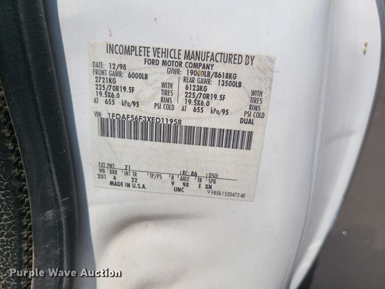 image for item GT9197 1999 Ford F550  shuttle bus