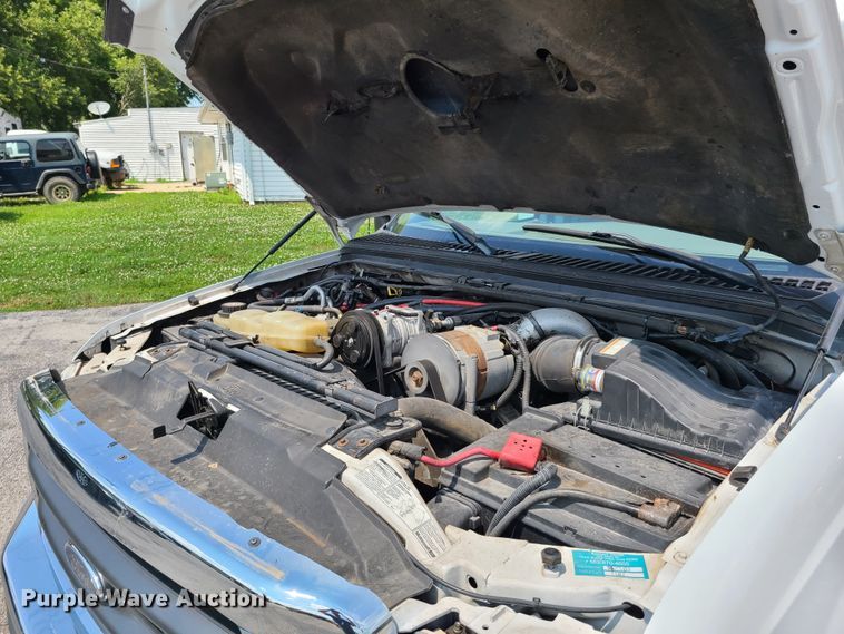 image for item GT9197 1999 Ford F550  shuttle bus