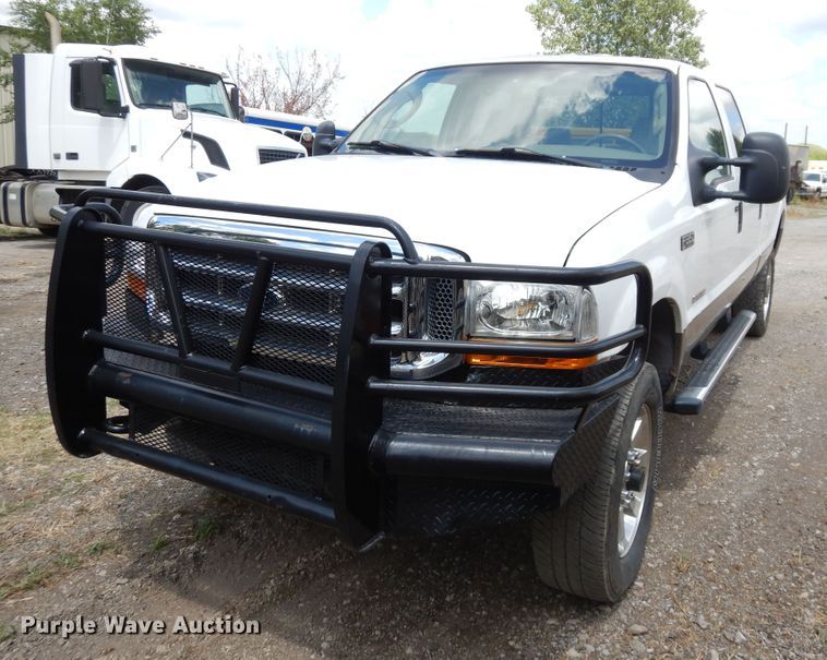 image for item GT9322 2004 Ford F350 Super Duty  Crew Cab pickup truck