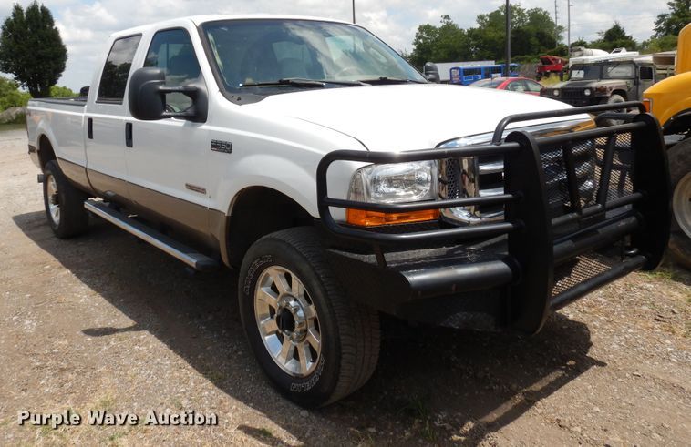 image for item GT9322 2004 Ford F350 Super Duty  Crew Cab pickup truck