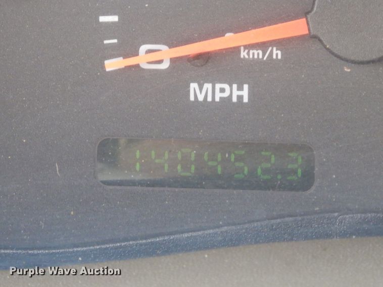 image for item GT9322 2004 Ford F350 Super Duty  Crew Cab pickup truck