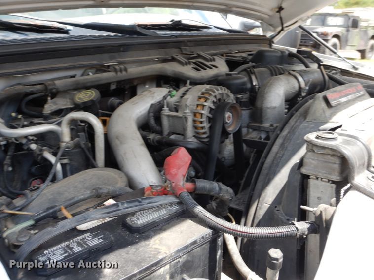 image for item GT9322 2004 Ford F350 Super Duty  Crew Cab pickup truck