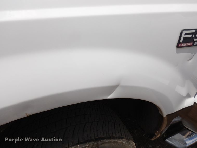 image for item GT9322 2004 Ford F350 Super Duty  Crew Cab pickup truck