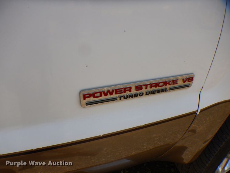 image for item GT9322 2004 Ford F350 Super Duty  Crew Cab pickup truck