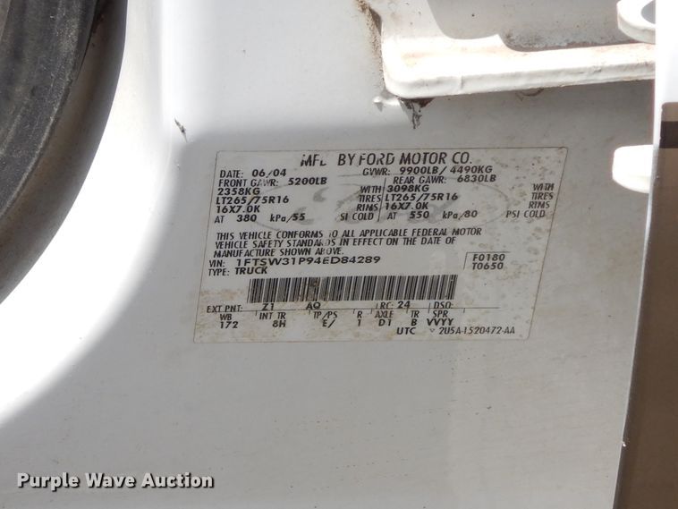 image for item GT9322 2004 Ford F350 Super Duty  Crew Cab pickup truck