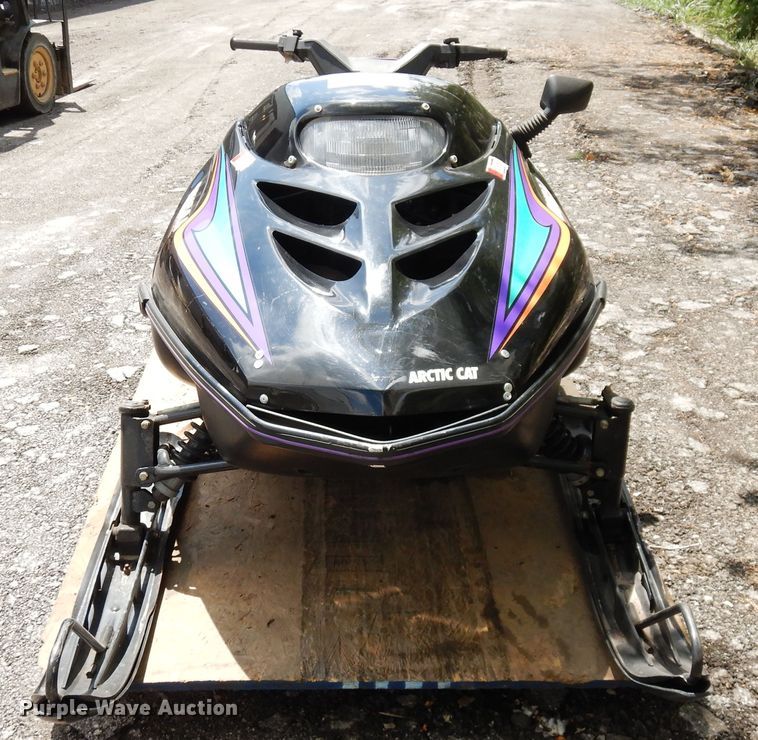 image for item GT9329 1995 Artic Cat Mountain Cat  snowmobile