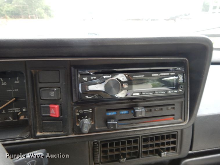 image for item GT9341 1987 Volkswagen Cabriolet convertible