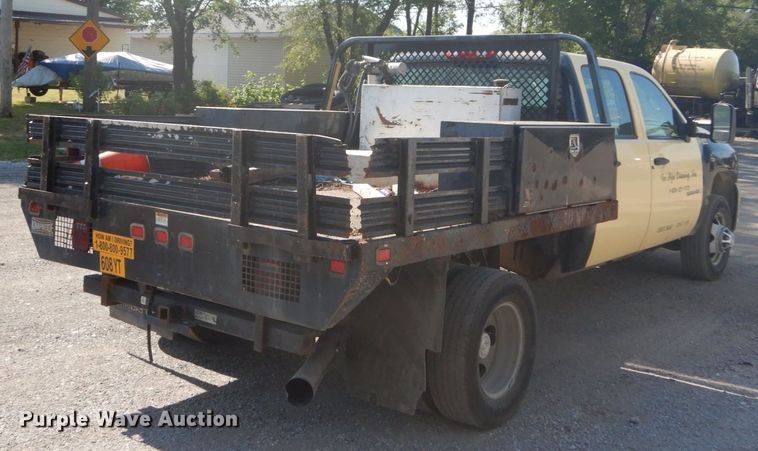 image for item GV9071 2008 Chevrolet Silverado 3500HD  Crew Cab flatbed pickup truck