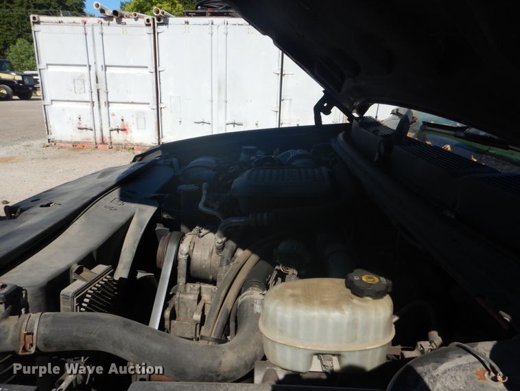 image for item GV9071 2008 Chevrolet Silverado 3500HD  Crew Cab flatbed pickup truck