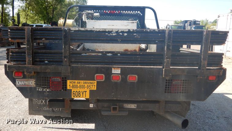 image for item GV9071 2008 Chevrolet Silverado 3500HD  Crew Cab flatbed pickup truck