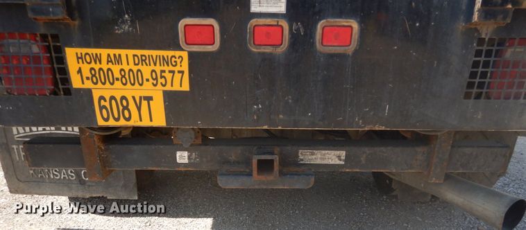 image for item GV9071 2008 Chevrolet Silverado 3500HD  Crew Cab flatbed pickup truck